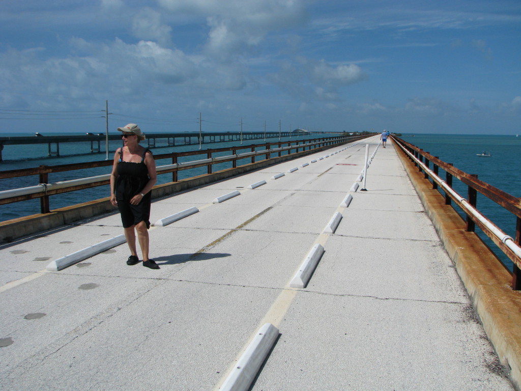 Walking to Pigeon Key, Florida Keys Walking to Pigeon Key, Florida Keys