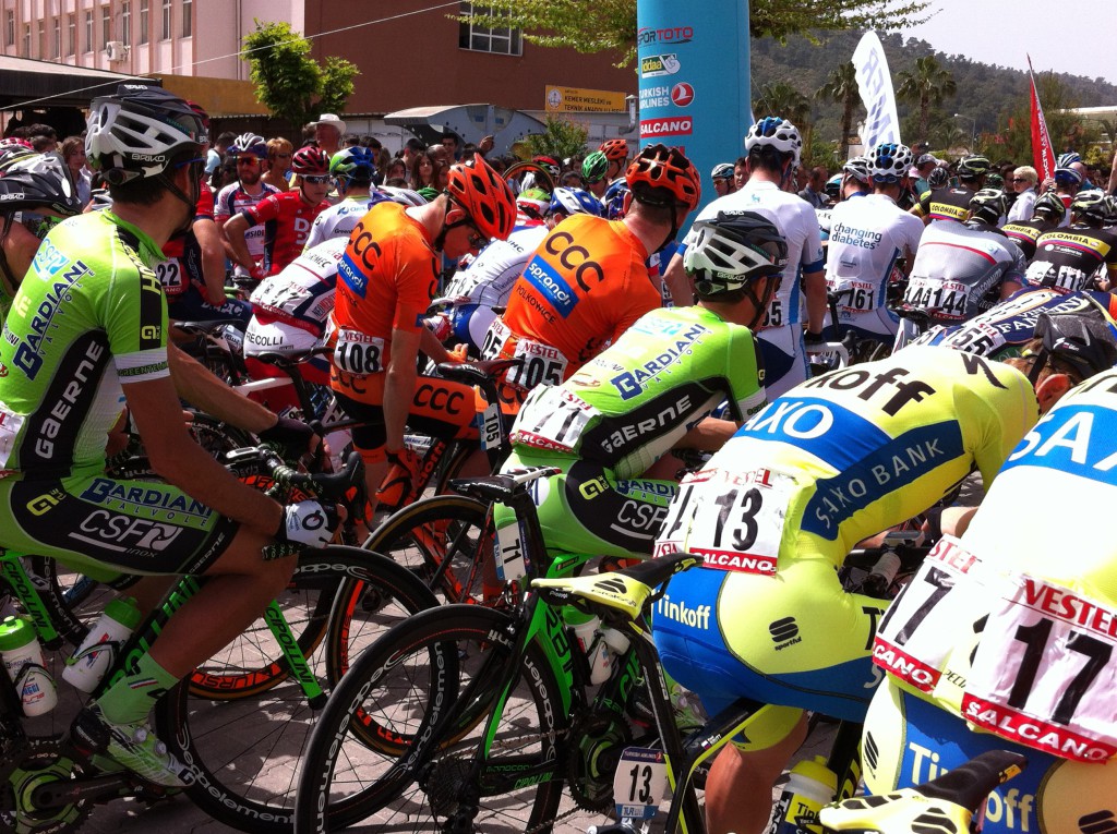Cyclists starting from Kemer