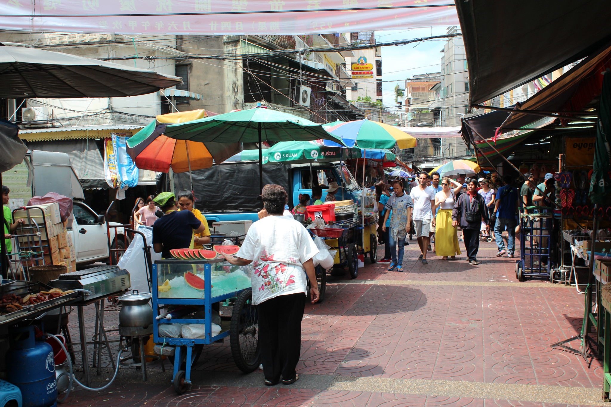 Street life in Chinatown, Bangkok