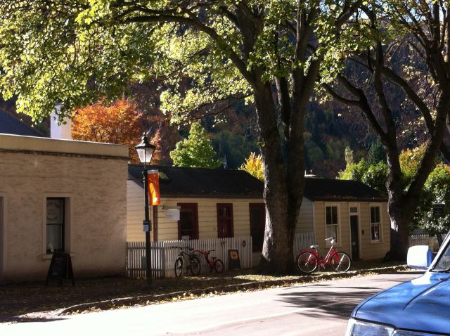 Arrowtown cottages, Queenstown Day Trips Arrowtown houses