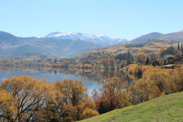 Lake Hayes, Queenstown day trips by car Lake Hayes, Queenstown day trips by car
