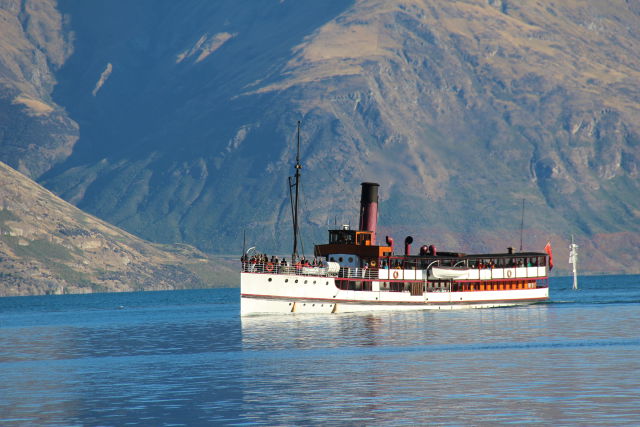 Lake Wakatipu cruise