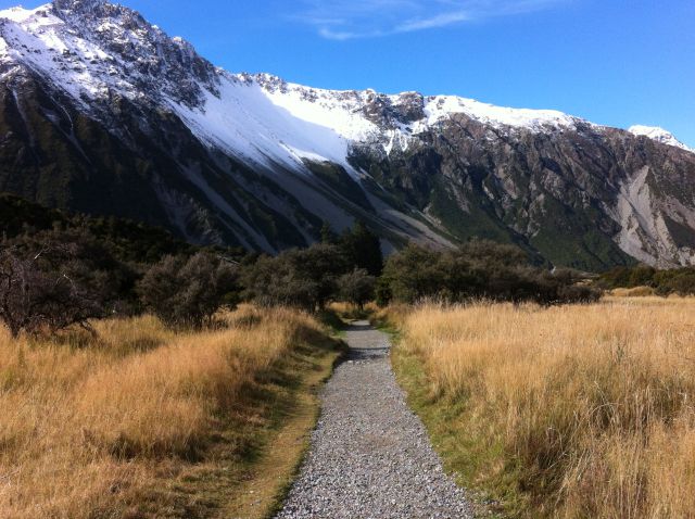 Short walks in Mount Cook National Park: Mueller Glacial Lake Short walks in Mount Cook national park: Mueller Glacial Lake