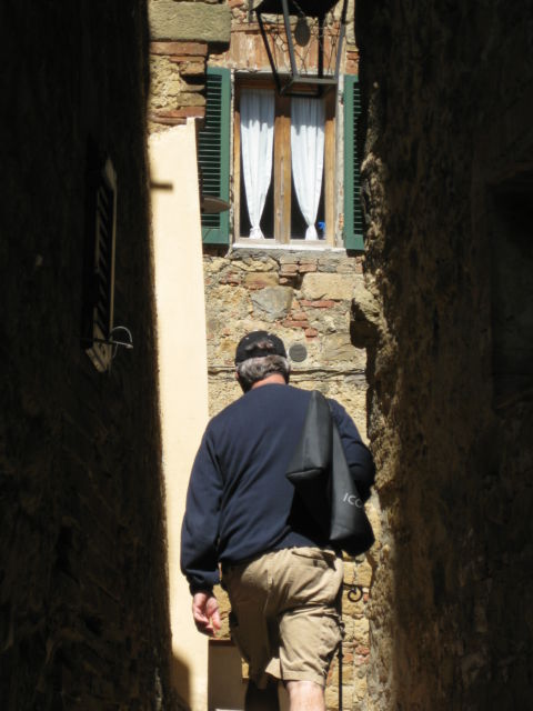 Monticchiello lane Monticchiello narrow lane