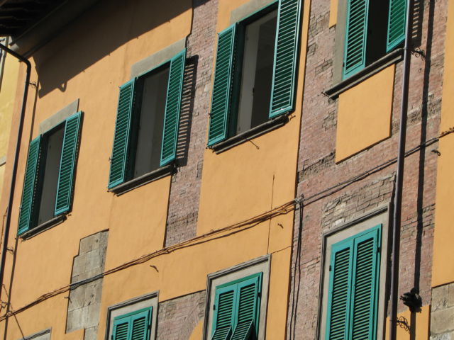 Tuscany scenic drive, a typical Pisa townhouse Tuscany scenic drive, a typical Pisa townhouse