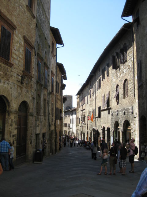 Tuscany scenic drive, San Gimignano Tuscany Scenic Drive, a San Gimignano street