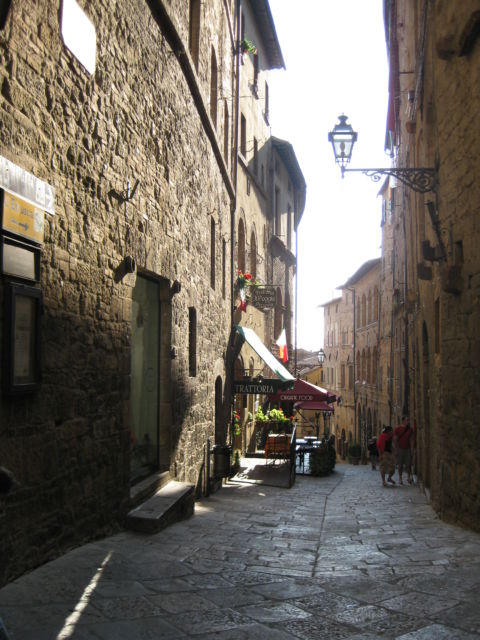 Tuscany scenic drive, Volterra Tuscany scenic drive, a Volterra street