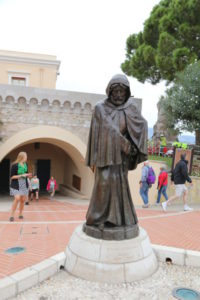 Monaco Place du Palais statue