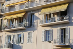 Nice in one day, Promenade des Anglais balconies
