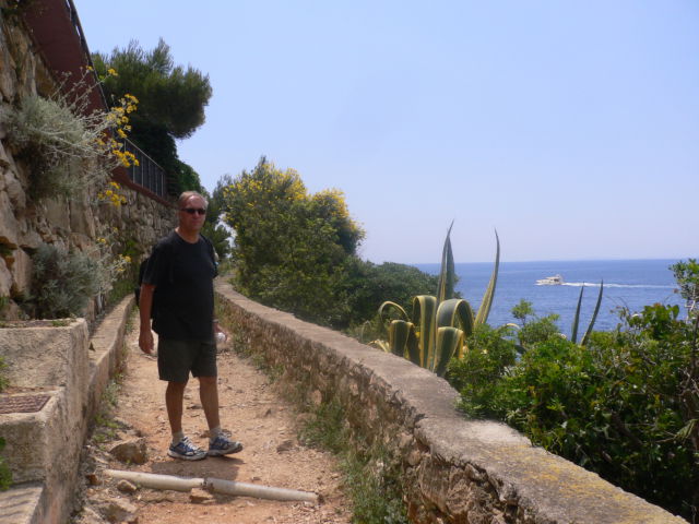 Walking around Cap-Ferrat Walking around Cap-Ferrat