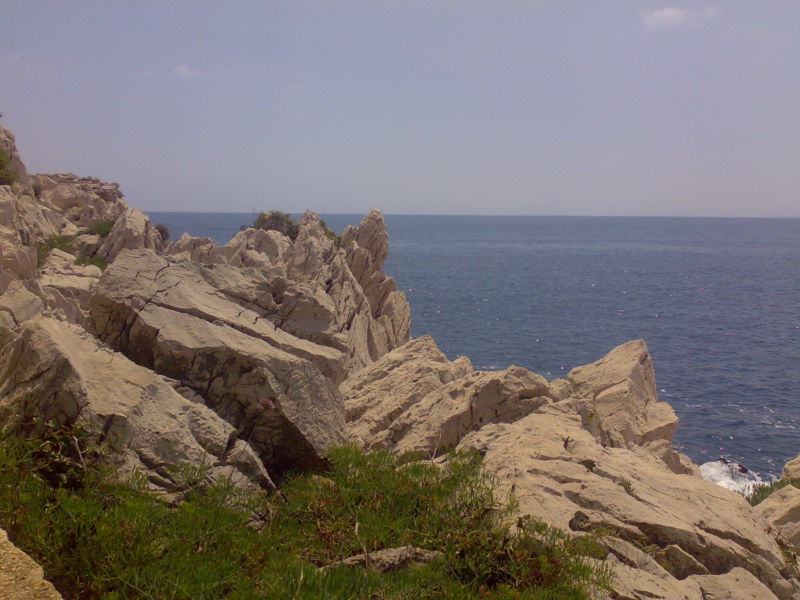 Cap-Ferrat, rocks from walking path Walking around Cap-Ferrat, rocks from the path