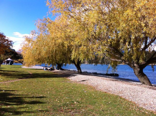 Queenstown autumn walk Wakatipu lakeside park