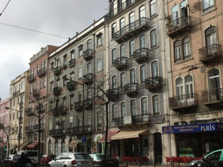 Touring Lisbon on tram 28: Avenida Almirante Reis 