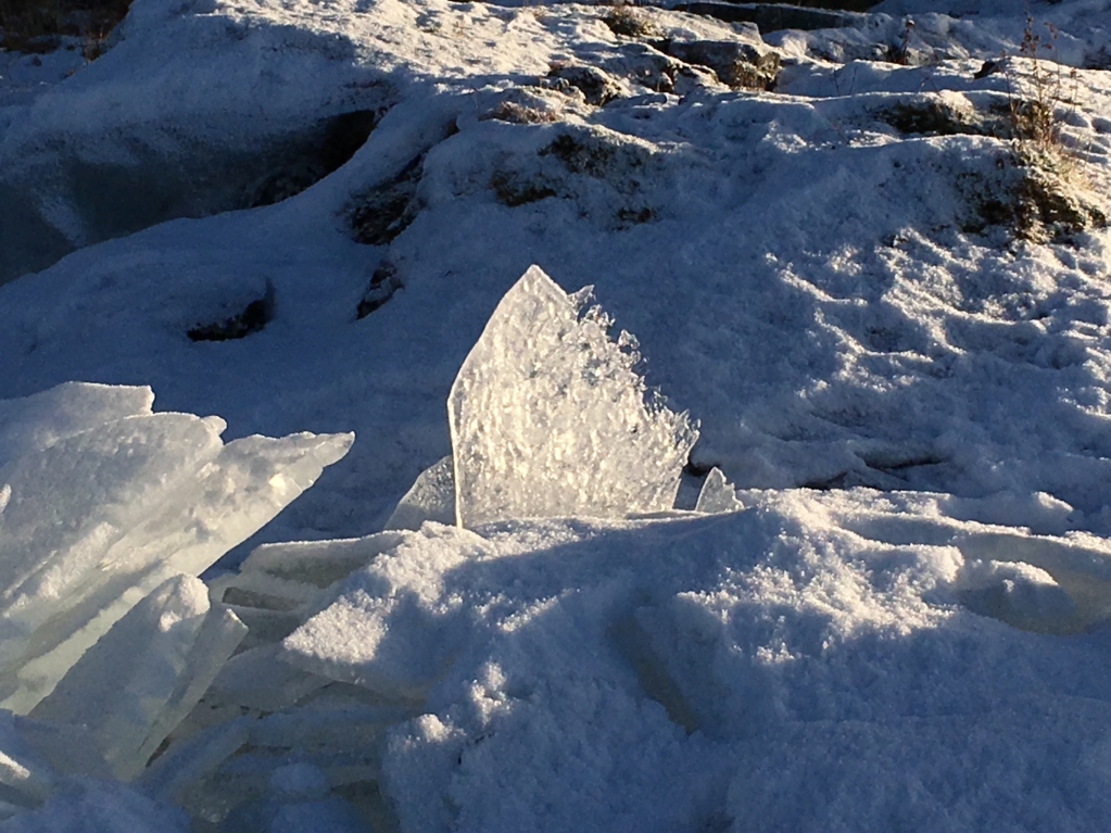Ice sometimes looks like glass Ice sometimes looks like glass