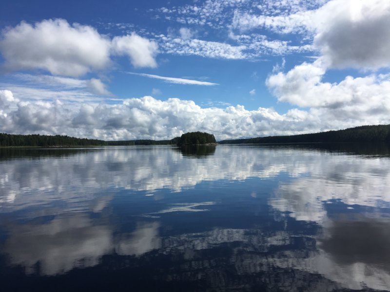 The reflecting Lake Näsijärvi , Finland The reflecting Lake Näsijärvi , Finland