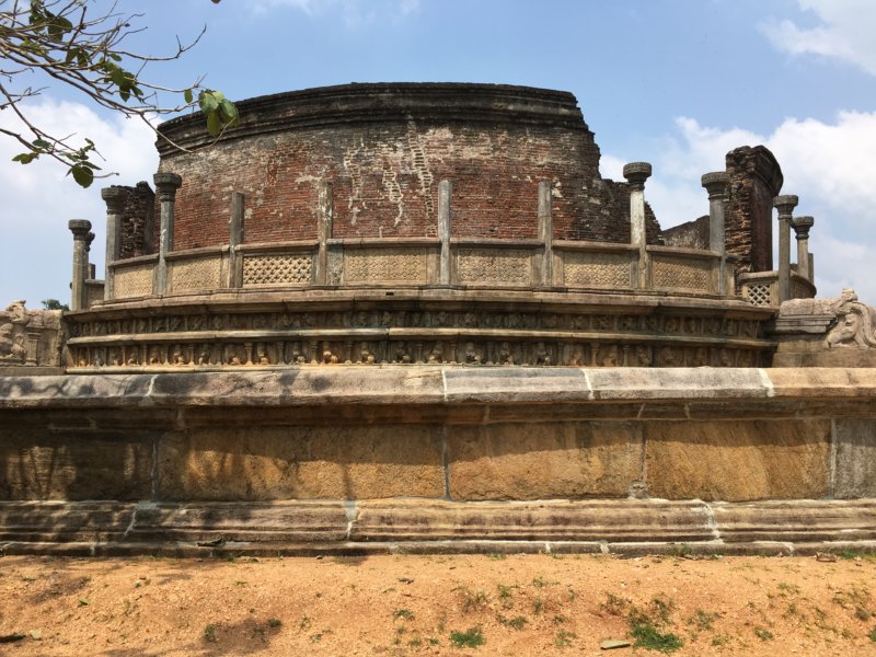 Central dagoba of the Vatadage Central dagoba of the Vatadage
