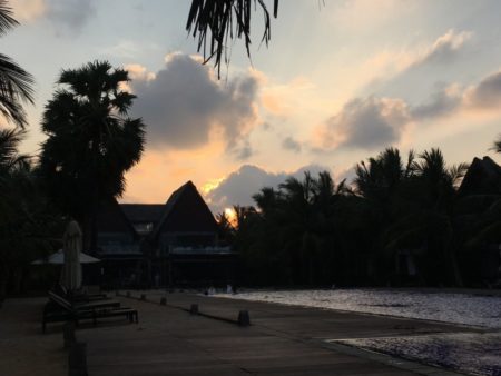 Maalu Maalu Resort after dark