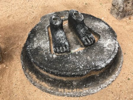 Polonnaruwa statue feet