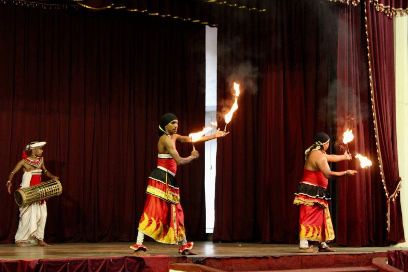 Kandyan dance: fire show Kandyan dance fire show