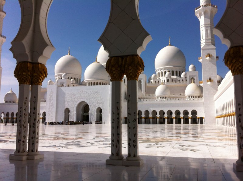Sheikh Zayed Mosque, from Dubai to Abu Dhabi Sheikh Zayed Mosque, from Dubai to Abu Dhabi