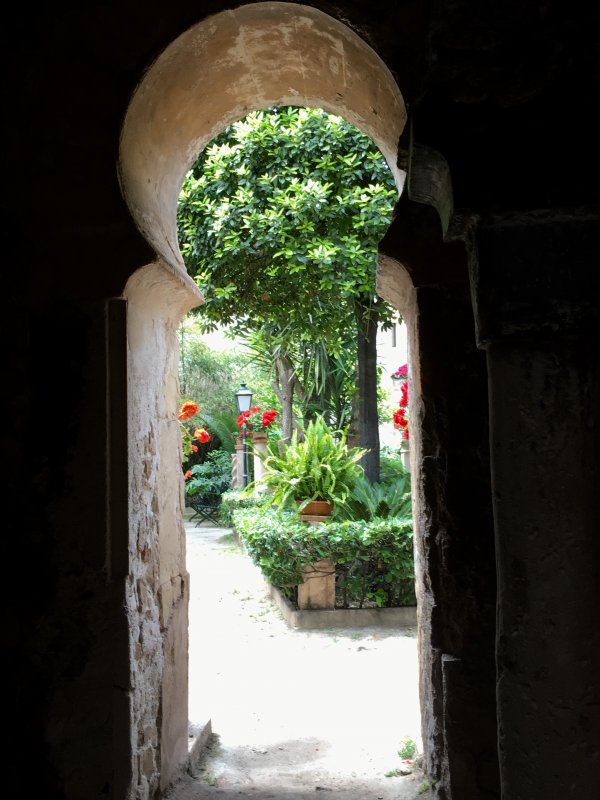 Banys Arabs horseshoe door, Palma de Mallorca Banys Arabs horseshoe door, Palma de Mallorca