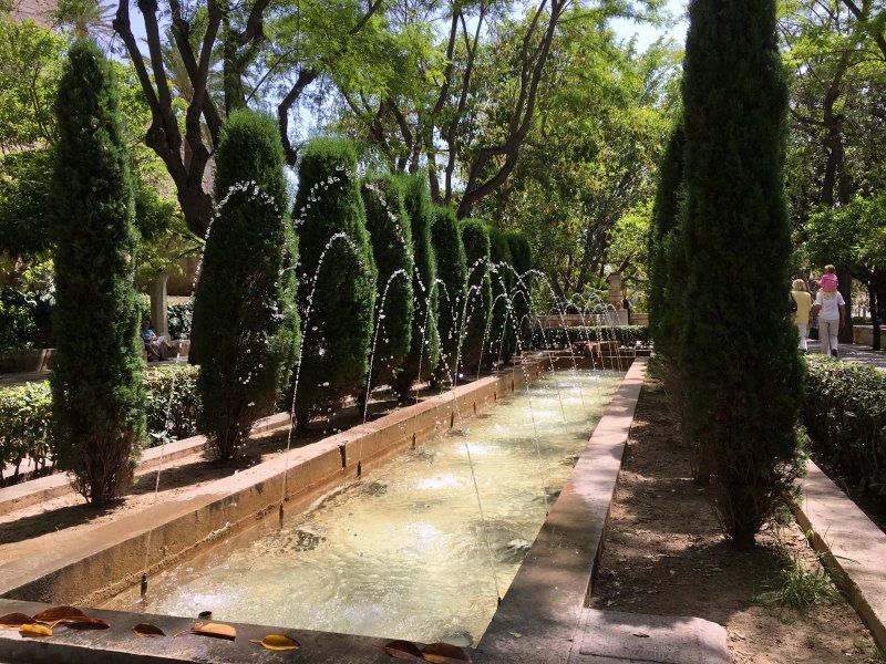 Avinguda d'Antoni Maura Fountains, Antoni Maura