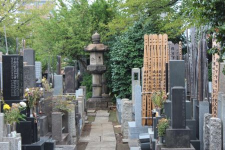Yanaka cemetery Tokyo