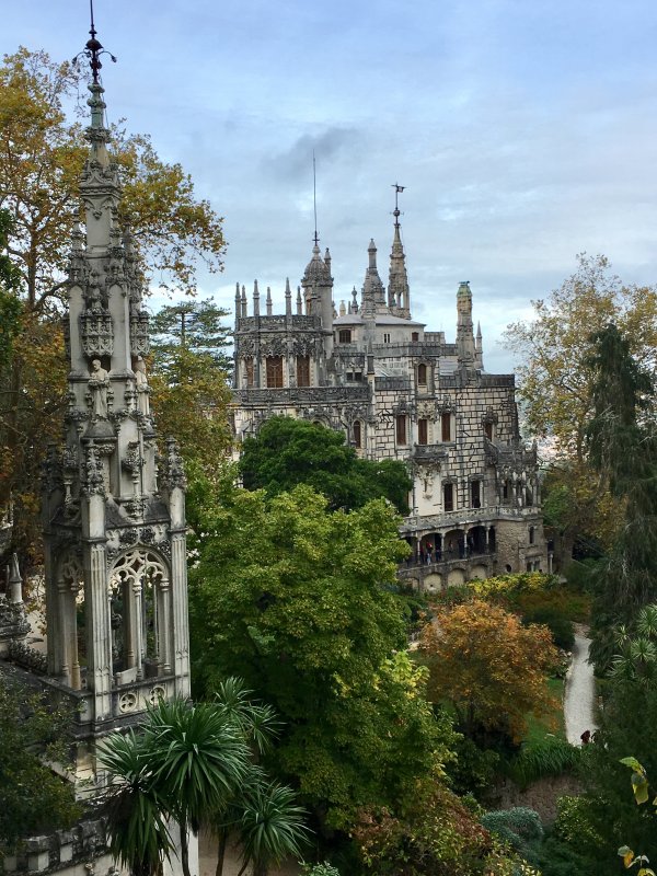 Palaces of Sintra by bus: Quinta da Regaleir Palaces of Sintra by bus: Quinta da Regaleira