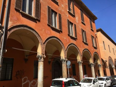 Bologna centro storico portici