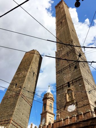 Torri Pendenti, Bologna
