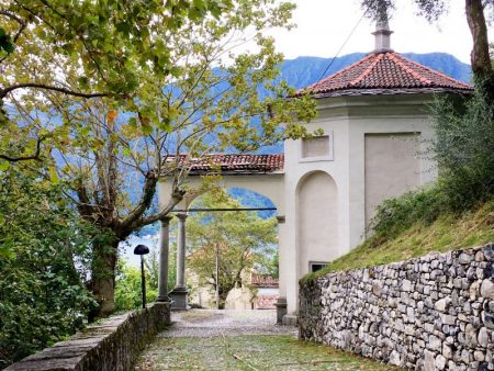 Monasterio Ossuccio walk, one of the 14 chapels
