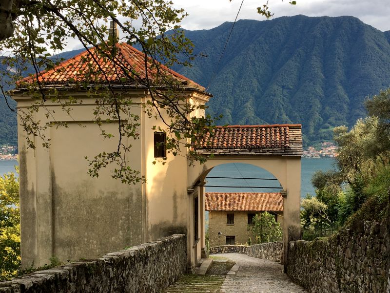 Monasterio Ossuccio walk to 14 chapels