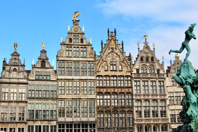 Guildhouses and Brabo fountain, Antwerpen Grote Markt