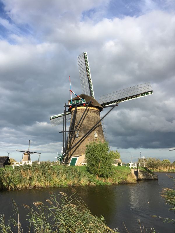 River cruising in the Netherlands: Kinderdijk Unesco windmills