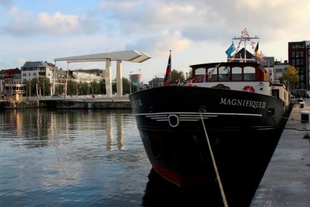 Magnifique III docking at Dordrecht