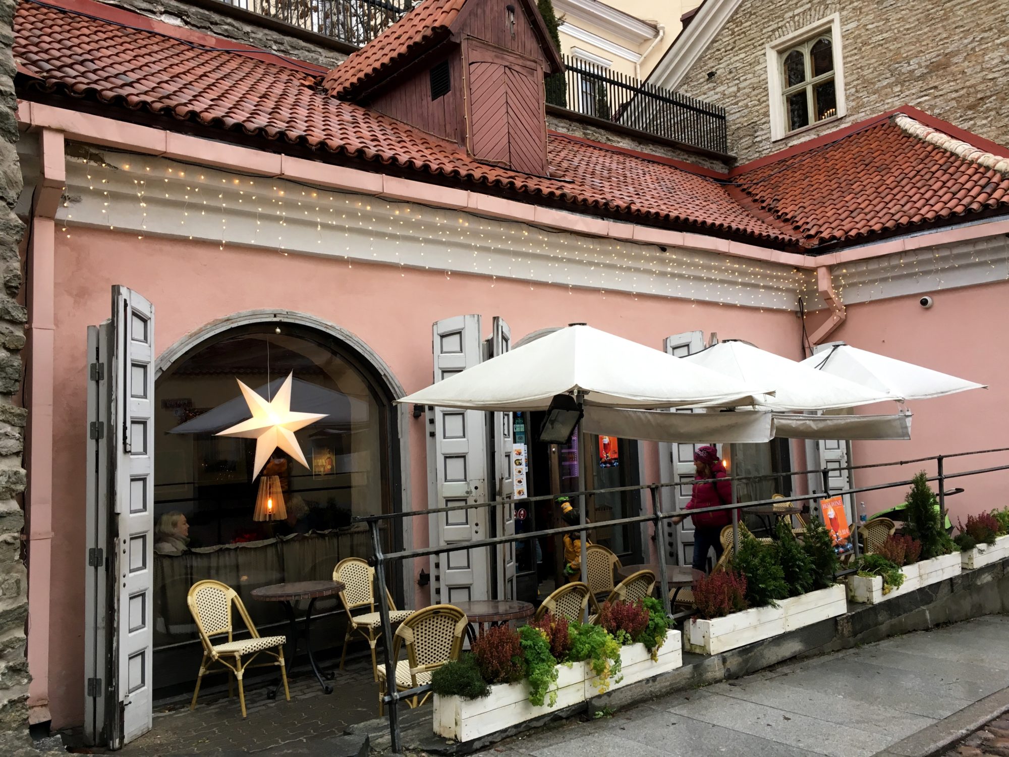 Cafe restaurant on the Long Leg Street