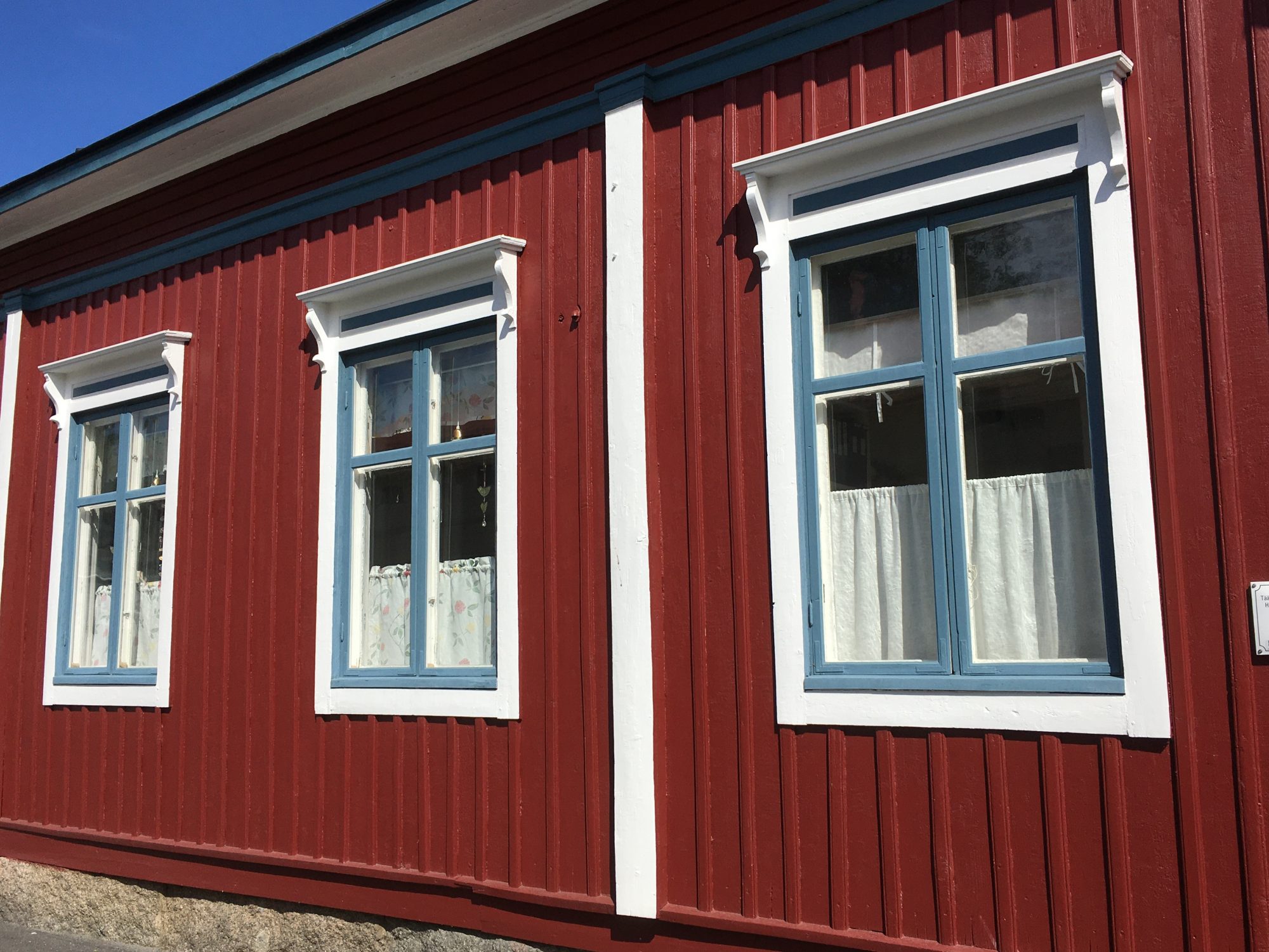 Kaskö windows, Ostrobothnia in a campervan