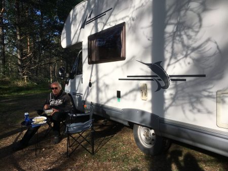 Motorhome travel in Finland: dinner outdoors