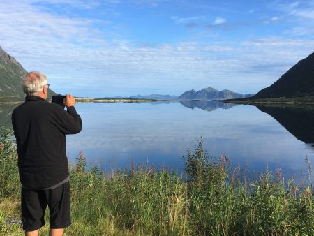 Drive through the Lofoten Islands: stopping for photos