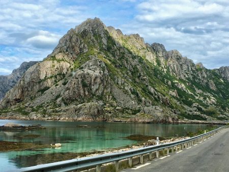 Exploring Lofoten by motorhome: drive to Henningsvær