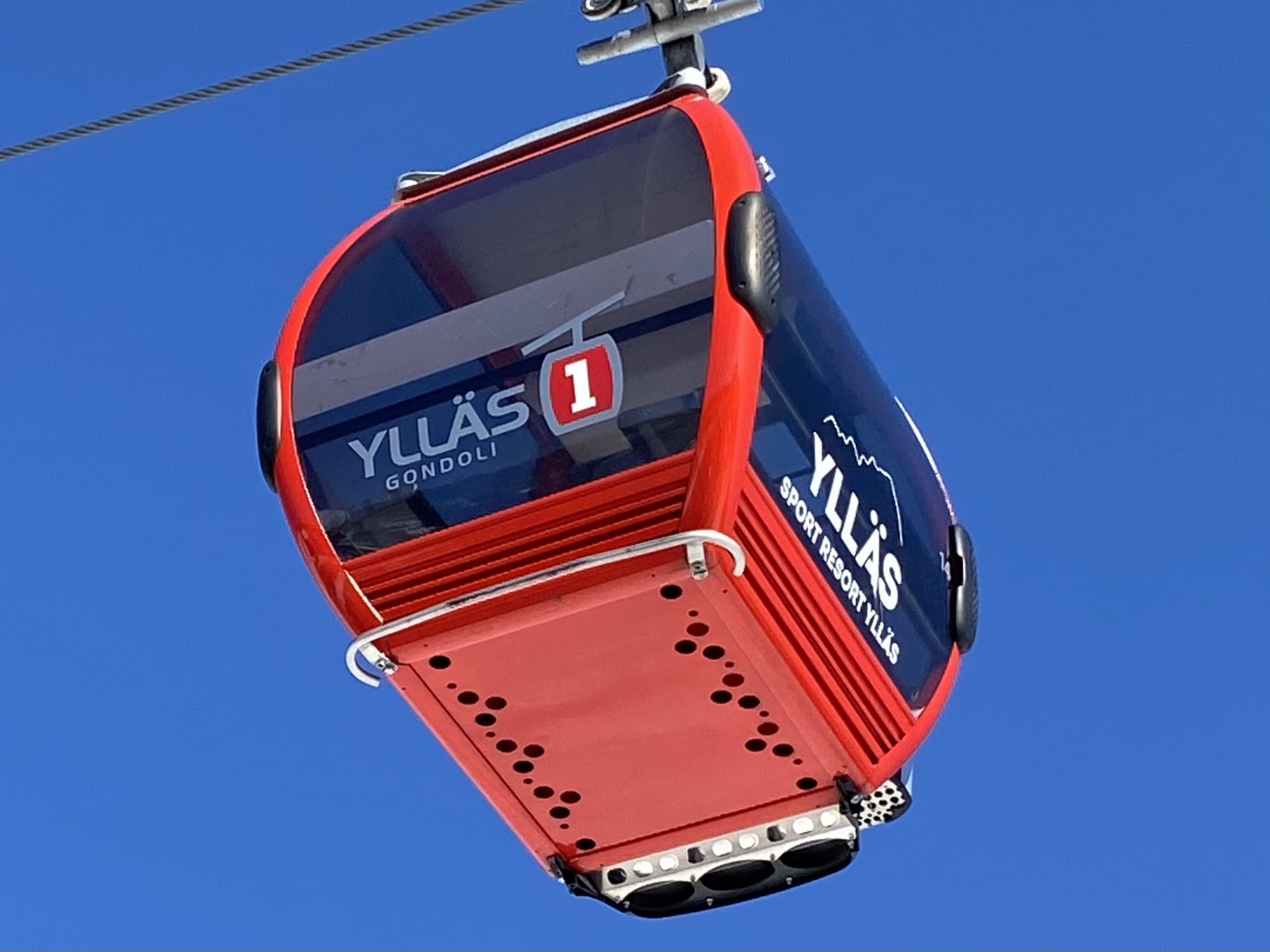 Arctic Lapland spring: the Ylläs gondola