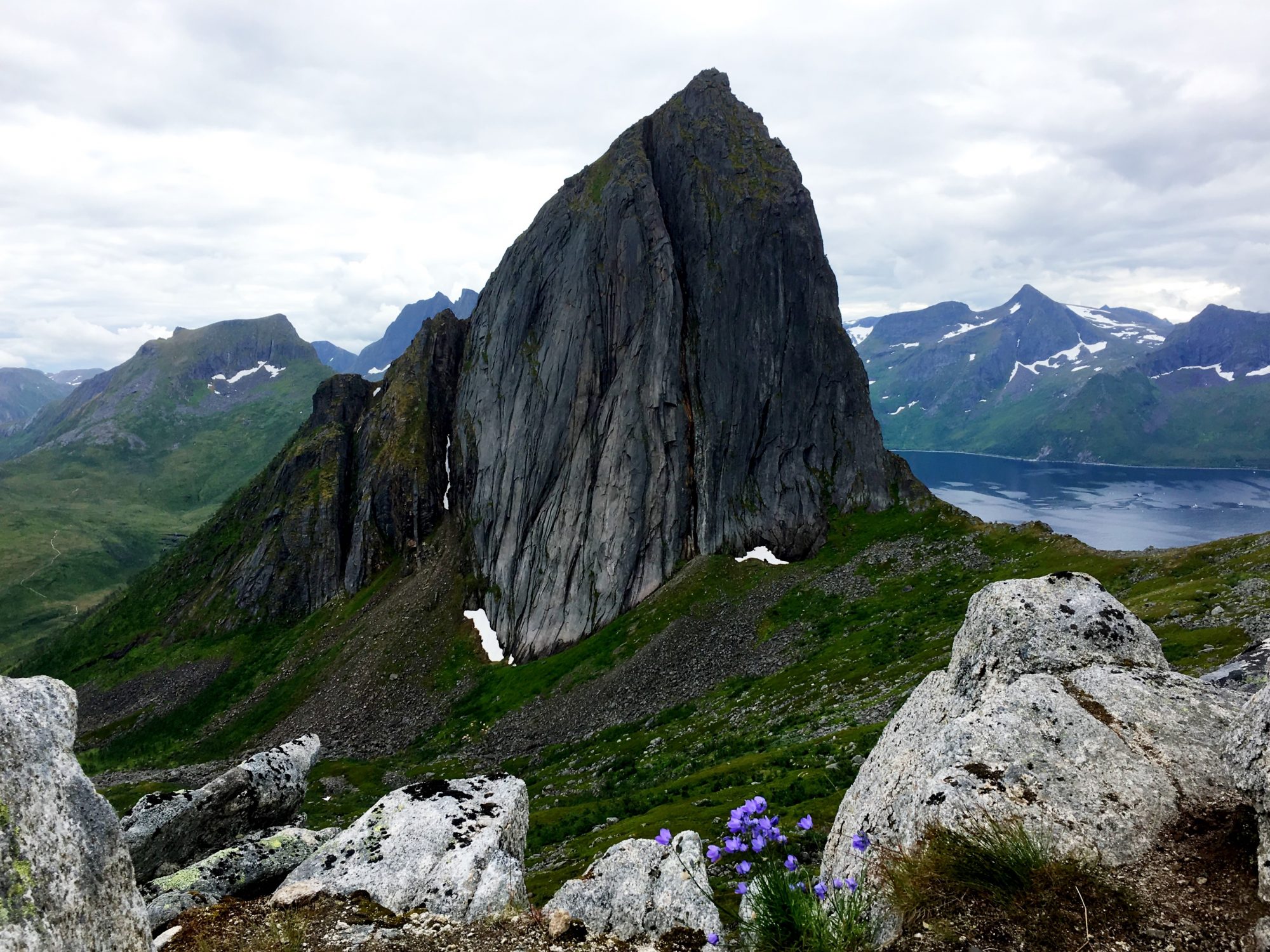 Segla, Senja Segla, Senja