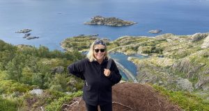 Lofoten hikes: conquering Heia, Henningsvaer