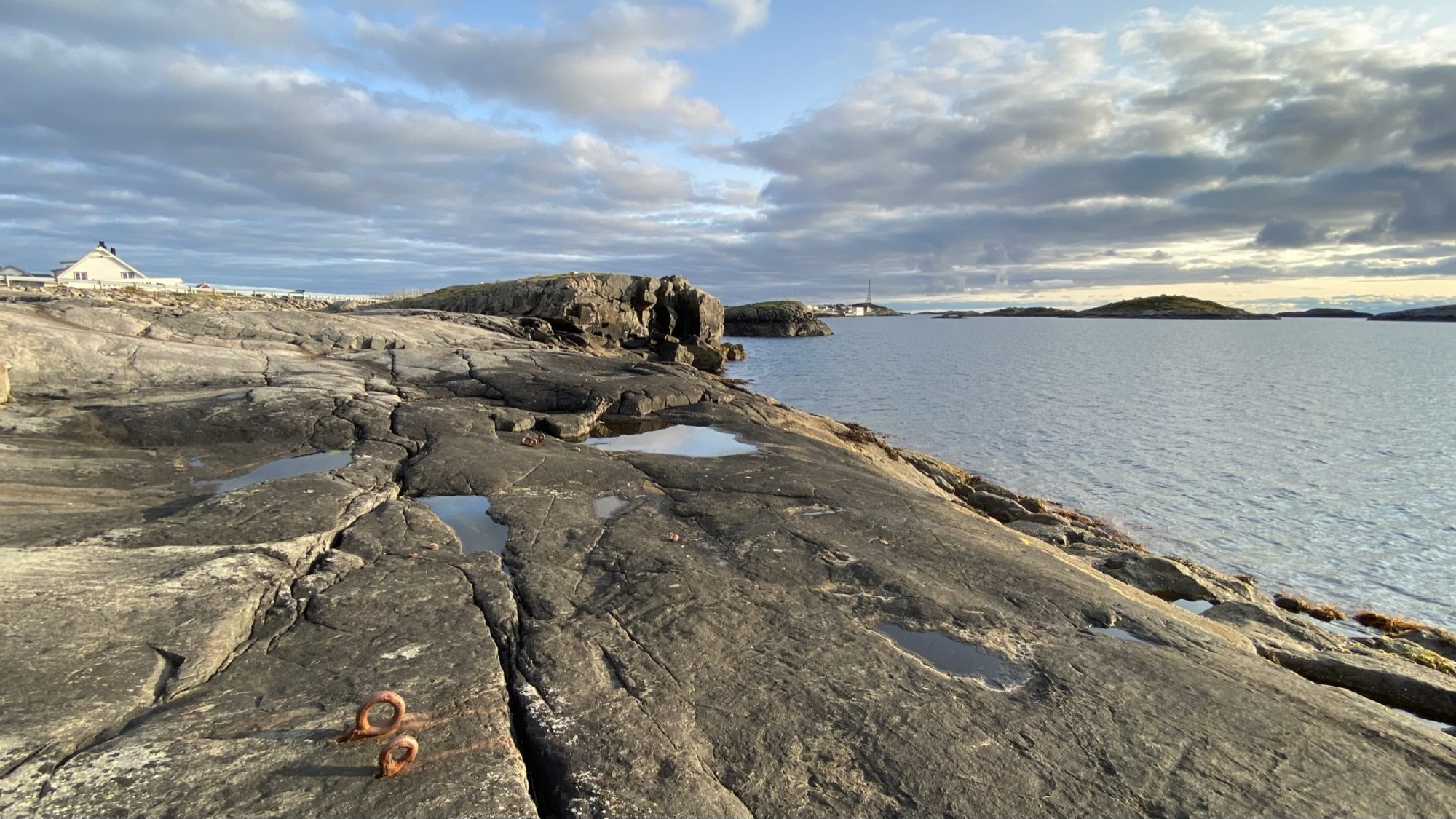 Camping by the Henningsvaer road