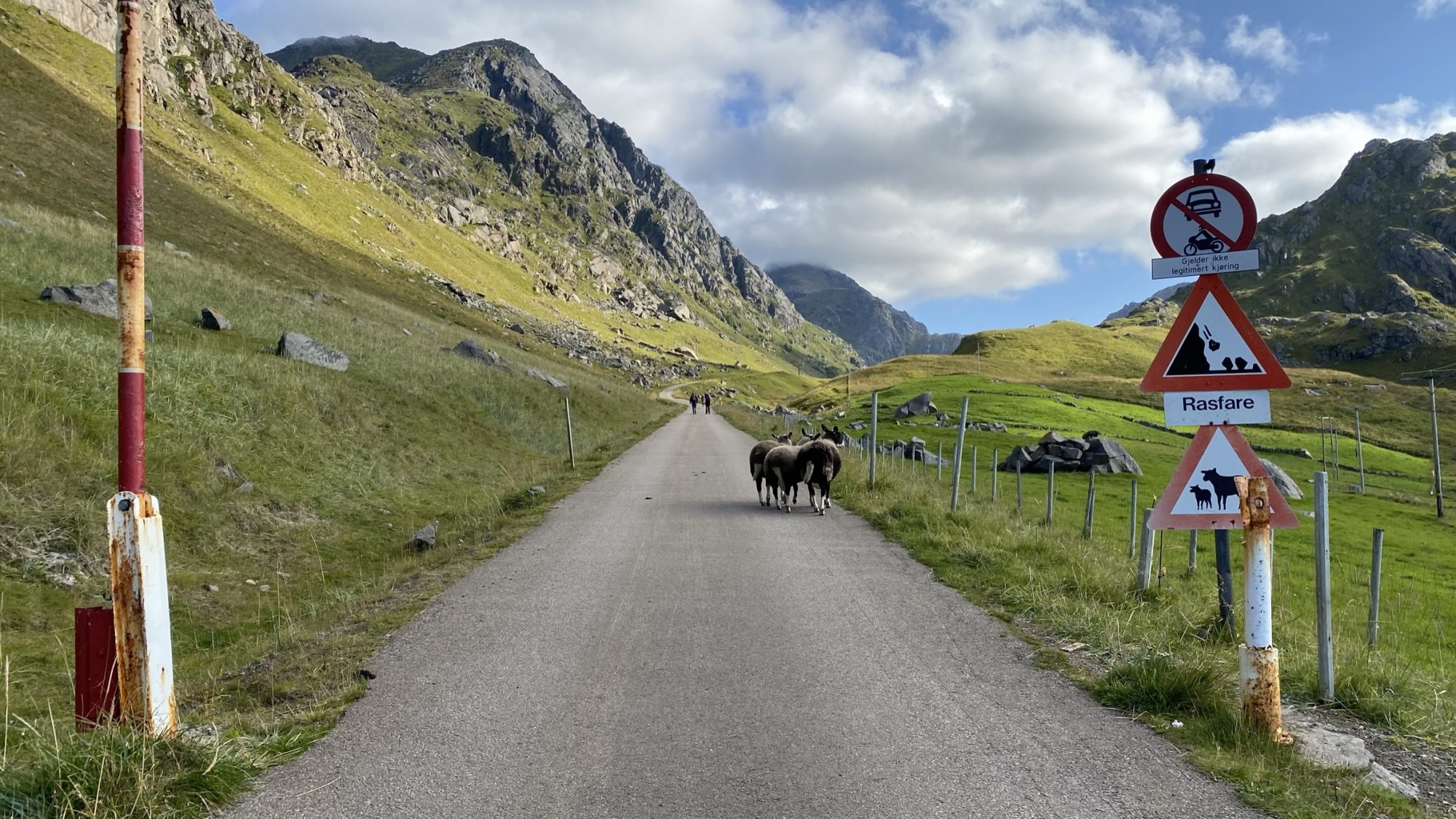 Hike from Haukland to Uttakleiv