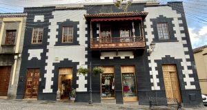Driving in Gran Canarian north: Teror
