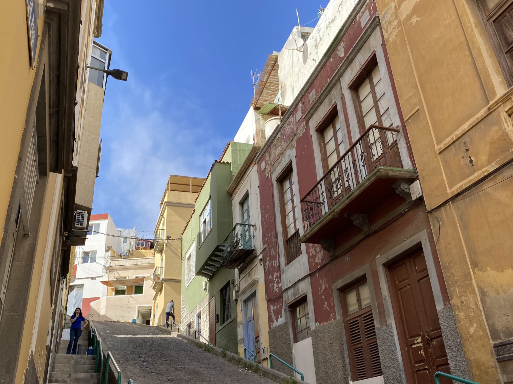 Living in the slopes of Las Palmas Living in the slopes of Las Palmas